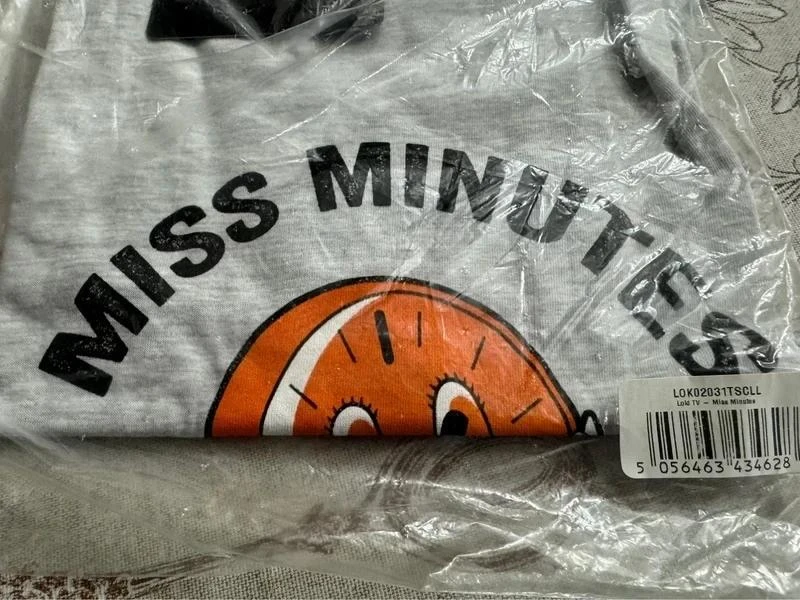 TShirt Camiseta Samarreta Miss Minutes #Loki #Marvel Talla L Oficial Disney – photo 5